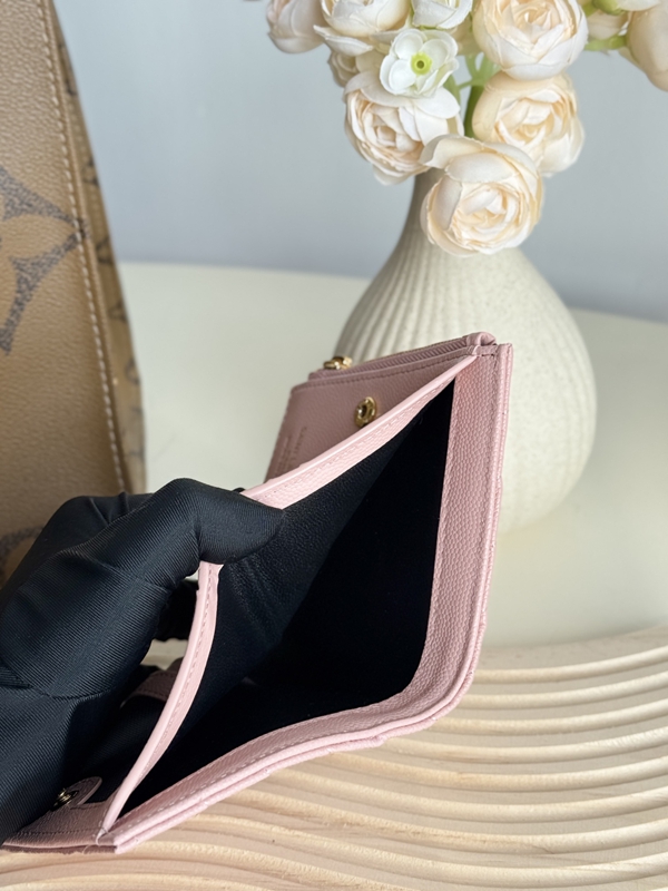 イヴサンローラン財布着用イメージ